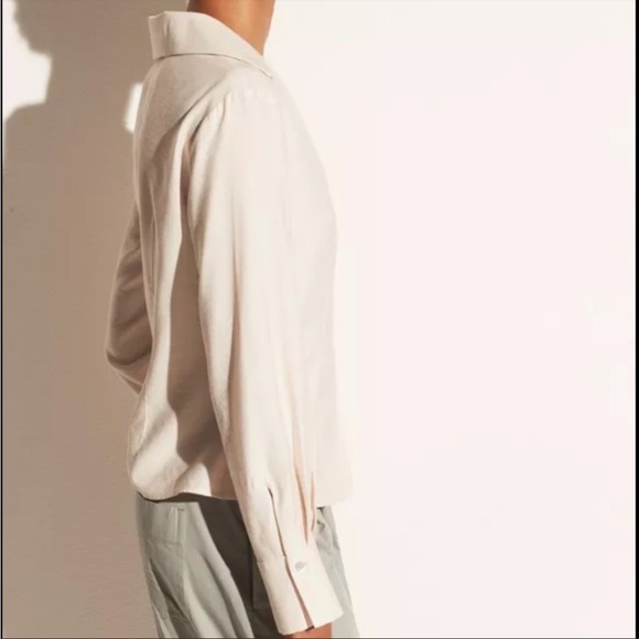 NWT Vince. Fitted Long Sleeve Blouse- Size Large - Picture 3 of 7